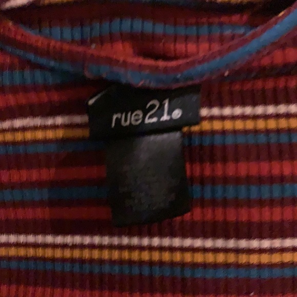 Stripped short sleeve one piece - Picture 2 of 2